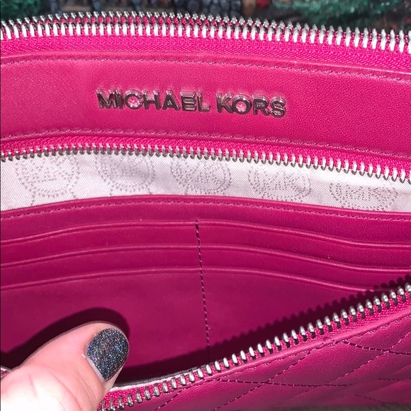 Michael Kors wristlet - Picture 2 of 5